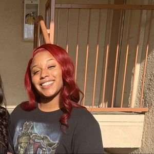 Meet your Posher, Shirlay